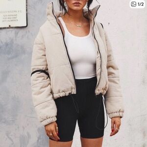 Princess Polly Cropped Puffer Jacket in Cream: Size US 2